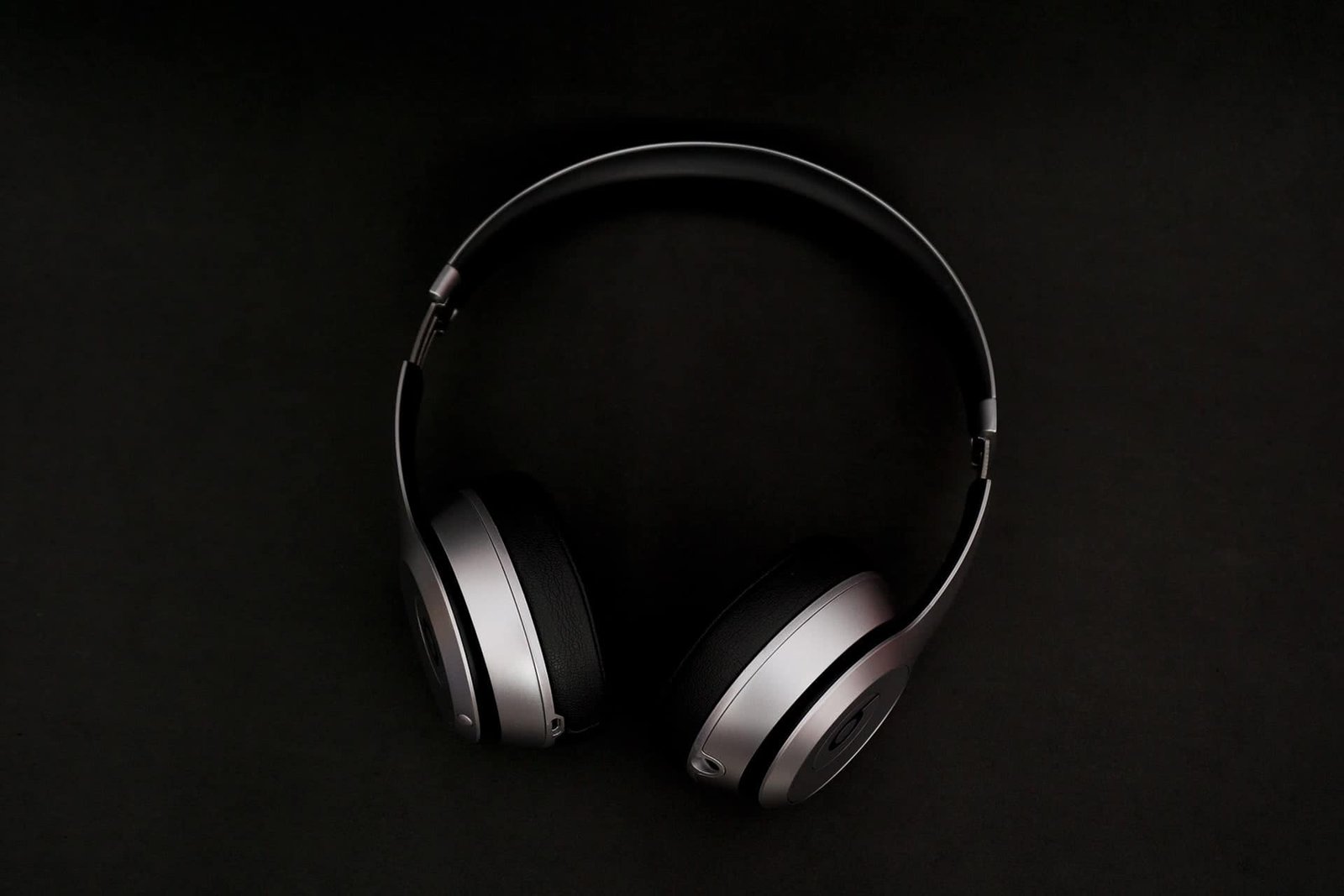 Por Qué los Auriculares Nunca Ofrecerán la Mejor Calidad de Sonido (y Cómo Aprovecharlos al Máximo)